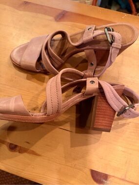 New Frye Dusty Rose Leather Block Heel Sandals with Ankle Buckle